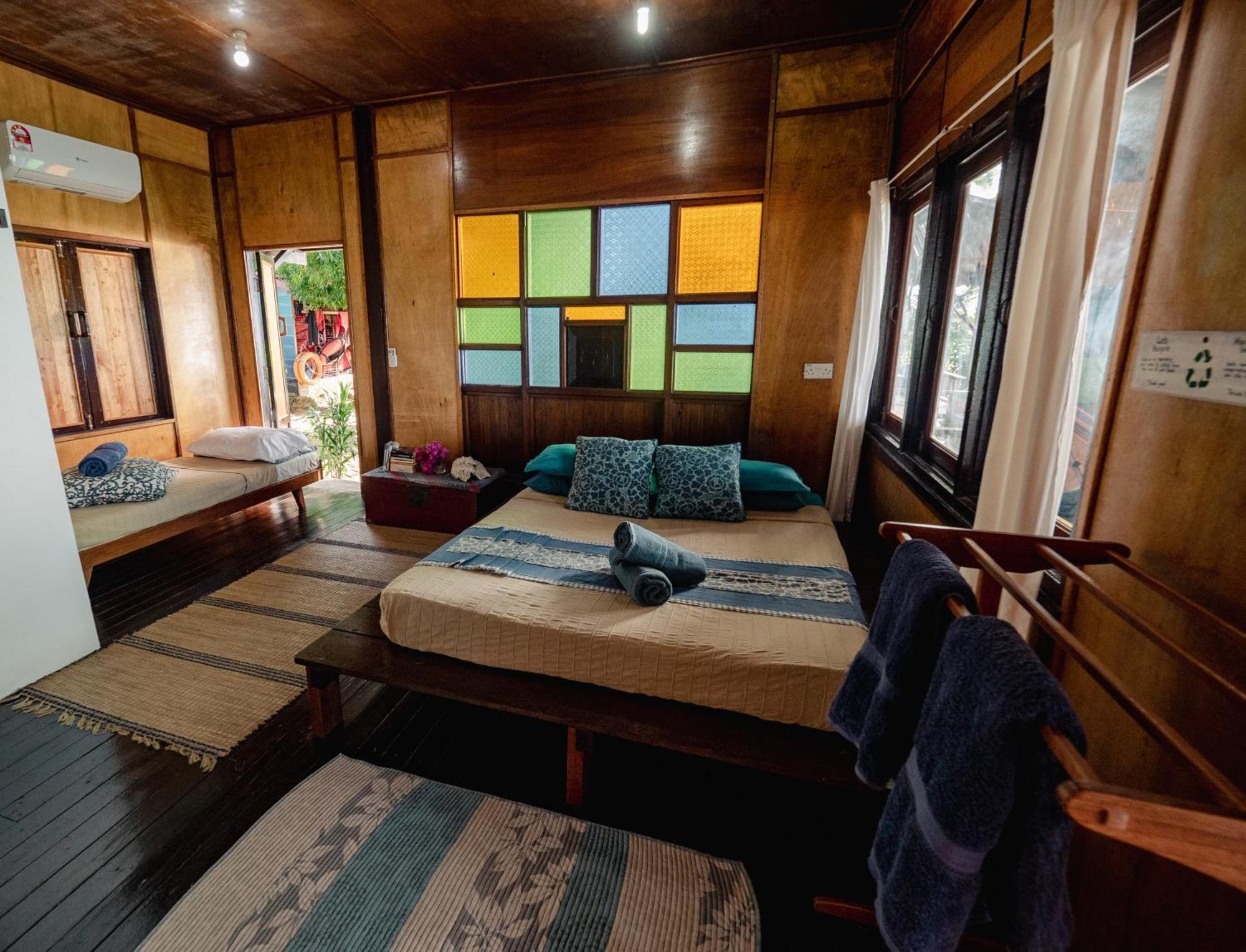 Swiss Cottage Tioman Kampong Ayer Batang Εξωτερικό φωτογραφία